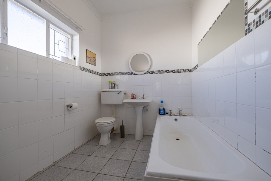 4 Bedroom Property for Sale in Framesby Eastern Cape